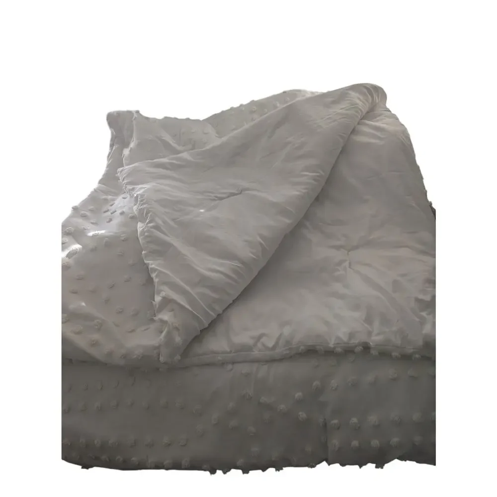 RACHEL ASHWELL! WHITE DOWN ALTERNATIVE COMFORTER W/POP CORN BALL DETAIL! FL/QN